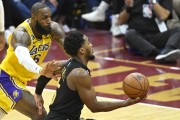 芒果体育官网-NBA彩经：湖人终结骑士连胜 爵士力拼勇士 马刺击落火箭